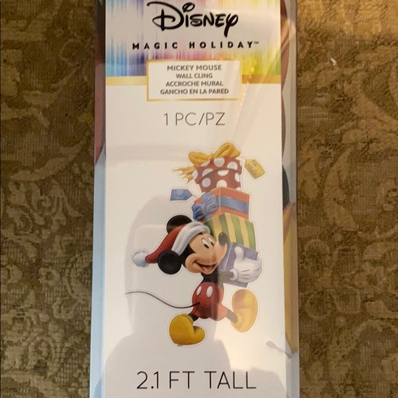 Disney Holiday Wall Cling NEW